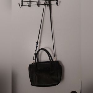 A New Day Crossbody off black/green bag